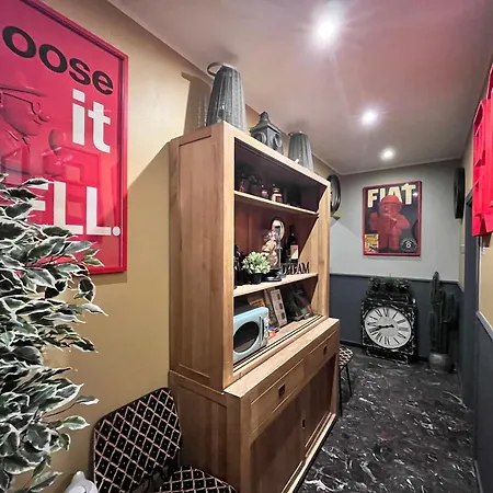 Bobotel Urban Guesthouse-3