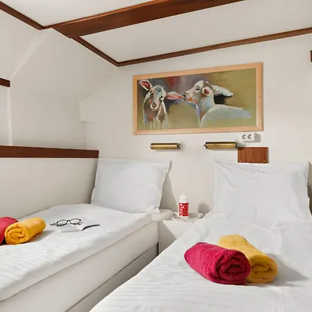 hotelboat Sarah Groningen-3