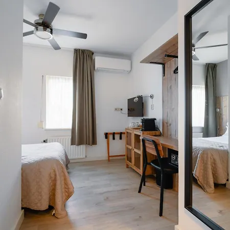 Hotel Emilia-3