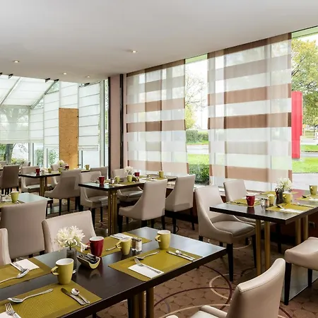Leonardo Hotel Koeln Bonn Airport-3