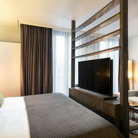 Leonardo Royal Hotel Munich-3