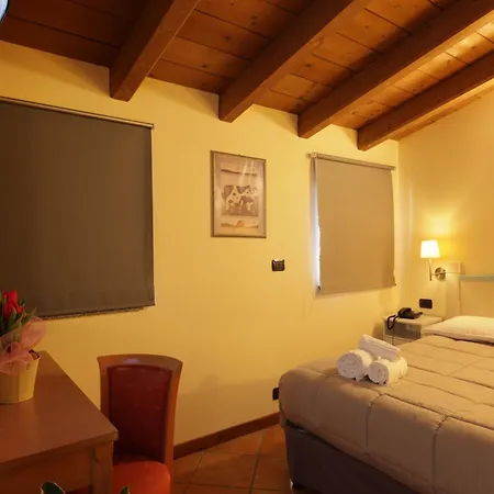 Hotel Locanda Dell'Oca Bianca-2