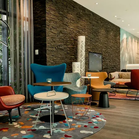 Motel One Koeln-Mediapark-2