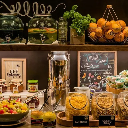 Motel One Bremen-Altstadt-2