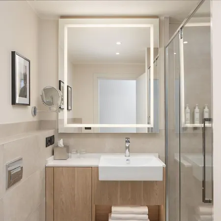 Courtyard By Marriott Milano Linate-2