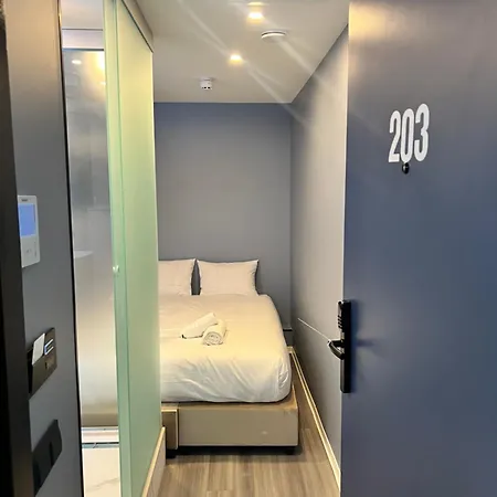 The Hyve Budget Hotel Rotterdam-3