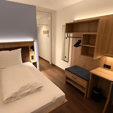 Hotel Antares Muenchen-3