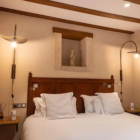 Les Remparts Hotels Et Demeures Historiques-2