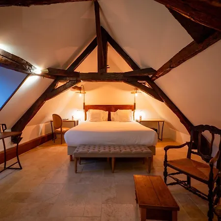 Les Remparts Hotels Et Demeures Historiques-3