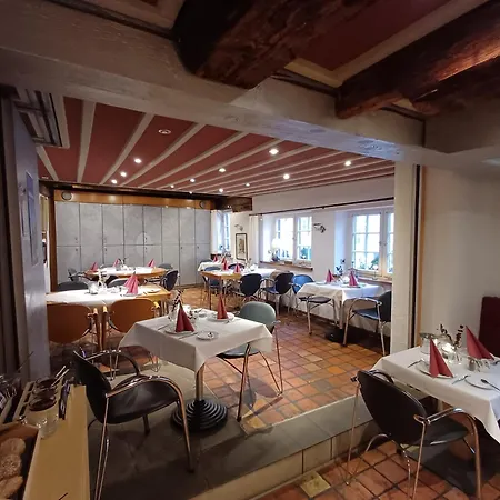 Schiefes Haus-2