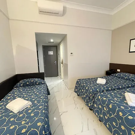 Club Hotel-3