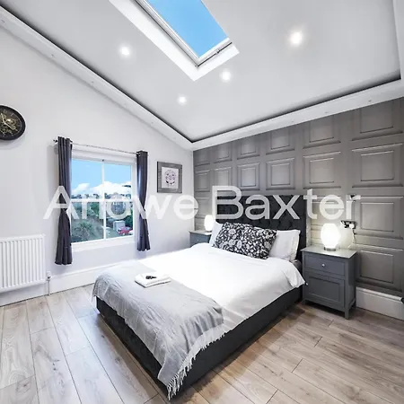 Hackney Suites - En-Suite Rooms & Amenities-2