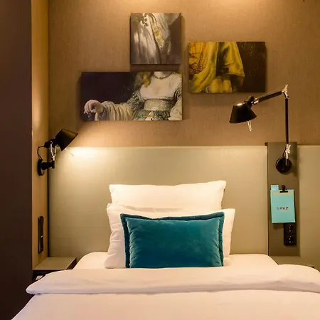Motel One Amsterdam-Waterlooplein-3