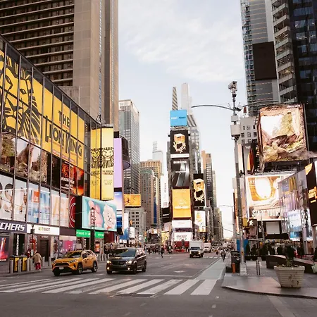 Aura Hotel Times Square-3