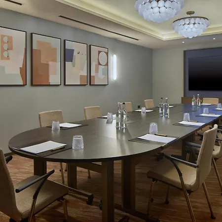 Doubletree By Hilton London - West End-3