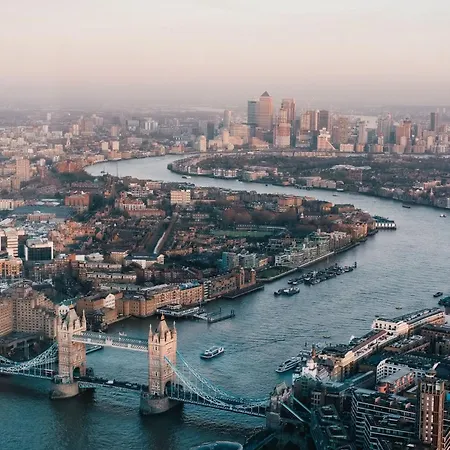 Ruby Lucy Hotel London By Ihg-2