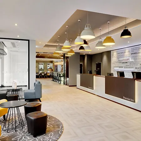 Premier Inn Hamburg City Centre-3