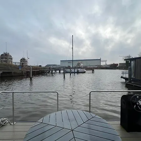 Holland Houseboat Lemmer-2