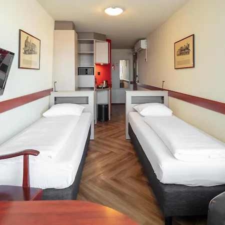A-Train Hotel-2