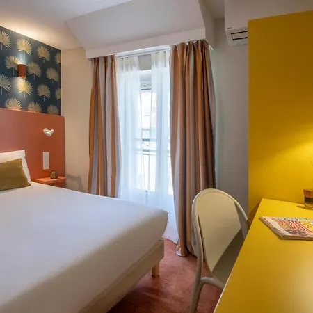 Hotel Du Midi-3