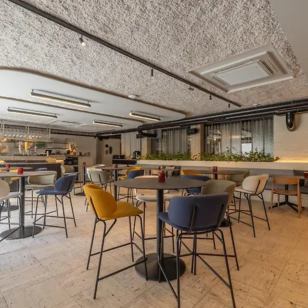 Green Hotel-2