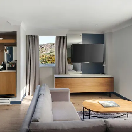Edinburgh Marriott Hotel Holyrood-3