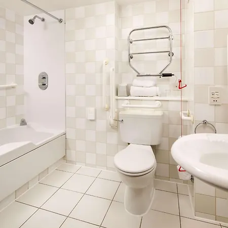 Mercure London Staines-Upon-Thames-3