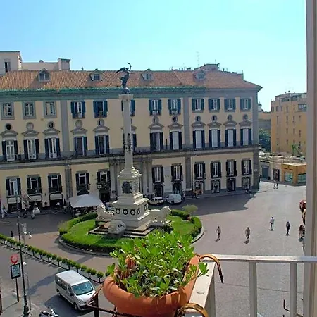Relais Piazza Dei Martiri-2