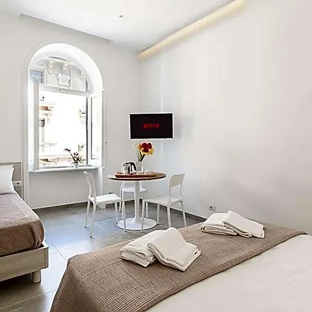 Lux Caracciolo-3