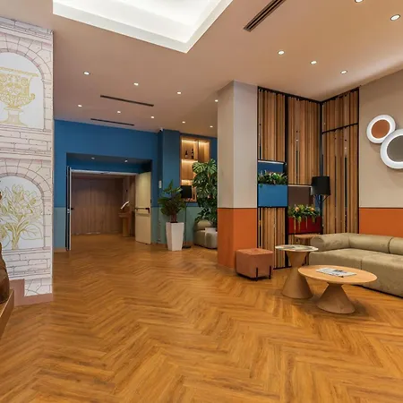 Hilton Garden Inn Rome Colosseum-2