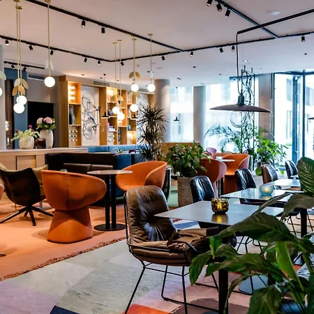 Motel One Amsterdam-3