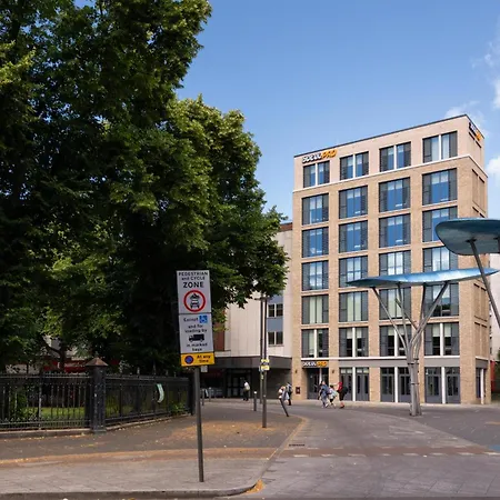 Yotelpad London Stratford, Select By Hilton-2