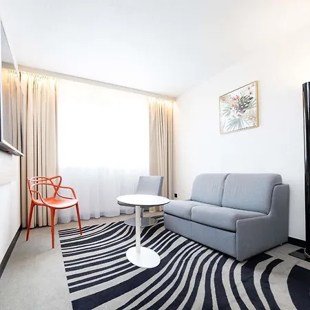 Novotel Suites Montpellier Antigone-3