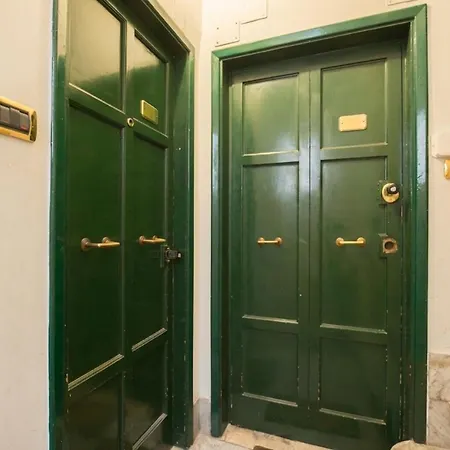 Trinitadeimonti Guest House-3