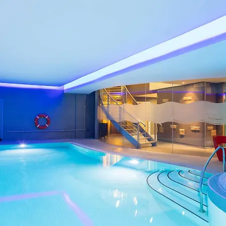 Novotel Edinburgh Centre-2