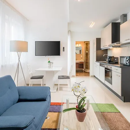 Best Western Plus Celebrity Suites-3