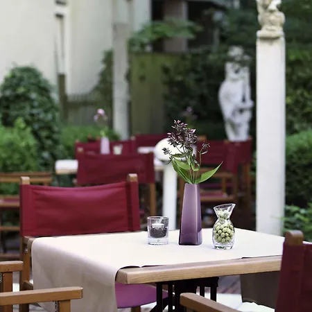 Mercure Muenchen Am Olympiapark-2