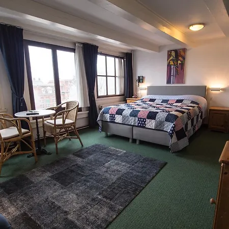 Hotel Adolesce-2