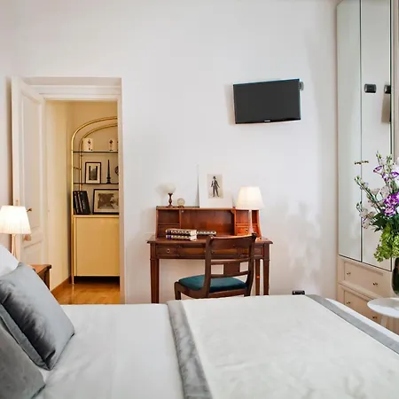 Garibaldi Suites Piazza Di Spagna-3
