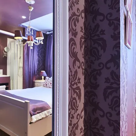 Full House Hotel-3