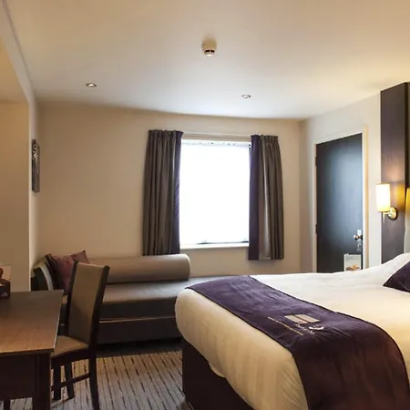 Premier Inn London Brixton-3