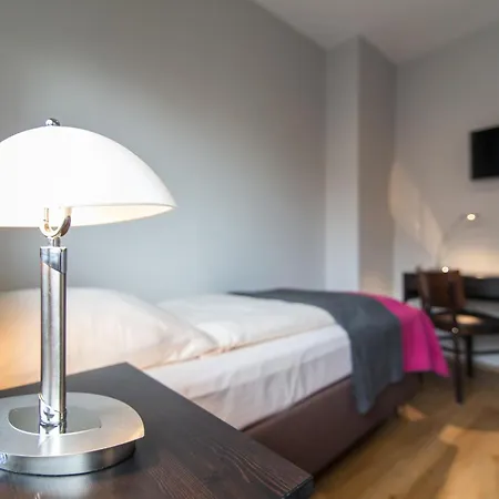 Hotel Klein Frankfurt East-2