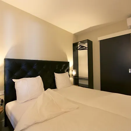 Camp-Inn Hotel-2