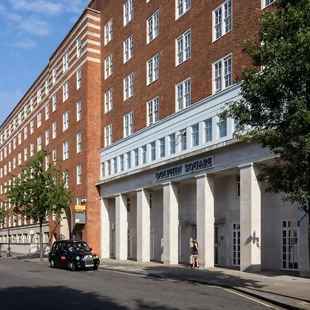 Dolphin House Serviced Apartments-2