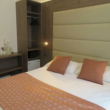 Glendale Hyde Park Hotel-3