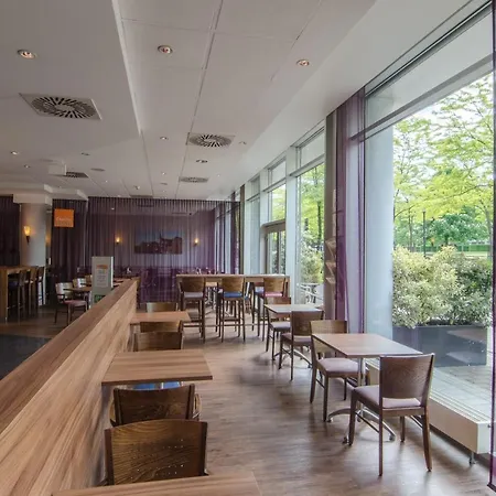 Holiday Inn Express Essen - City Centre-3