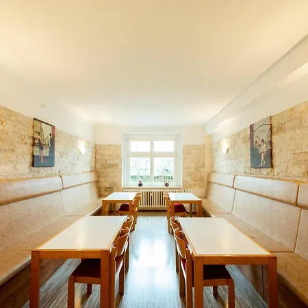 Hotel Pension Dahlem-3