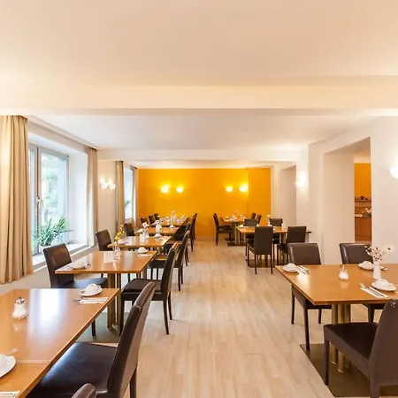 Hotel Antares Düsseldorf-3