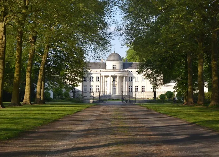 Kasteel Duras Bed and Breakfast Sint-Truiden