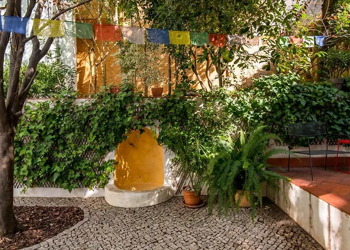 Lost Lisbon :: Avenida House